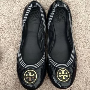 Tory Burch Caroline flat navy sz 8